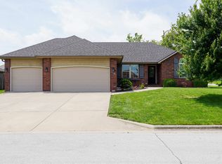 1129 S Erika Ave, Springfield, MO 65802