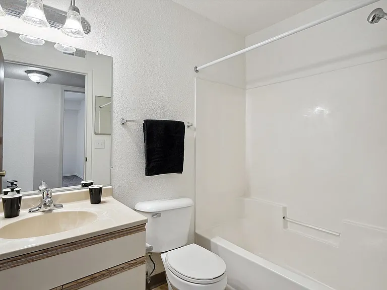 Two Bedroom (Classic) - 2 Bed / 2 Bath - 897 Sq.Ft.