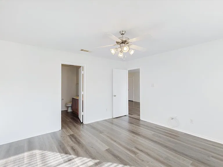 7405 Howling Coyote Ln — Photo 24