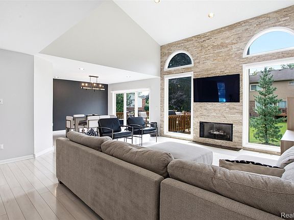 4th image of 6306 Aspen Ridge Blvd