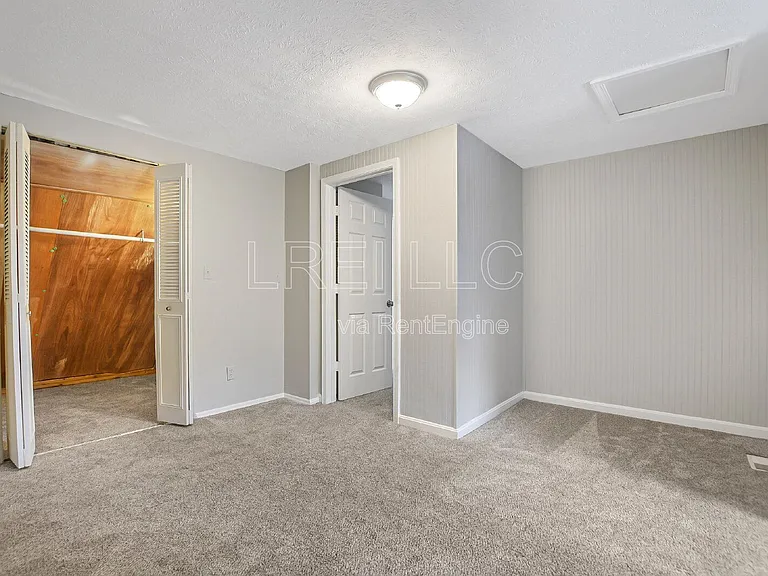 817 Lancelot Ct — Photo 12