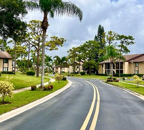 4th image of 434 Pine Glen Lane #A-2