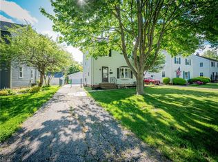 209 Inwood Blvd, Avon Lake, OH 44012