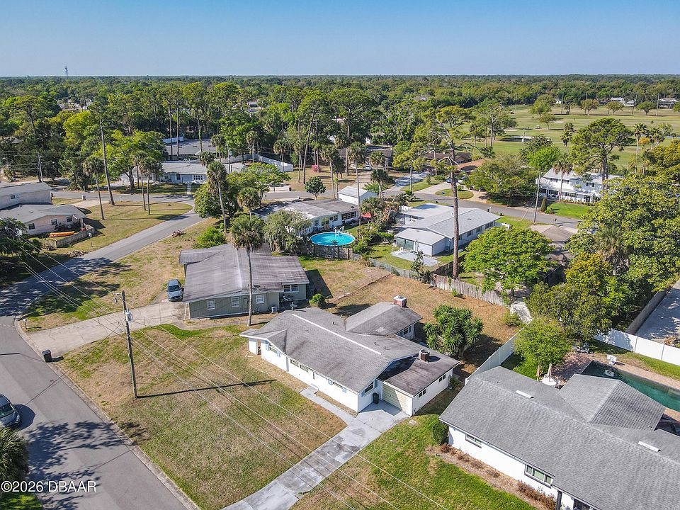 1st image of 6 Fairway Cir