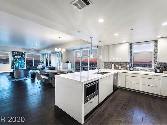 2nd image of 150 Las Vegas Blvd N Unit 2214