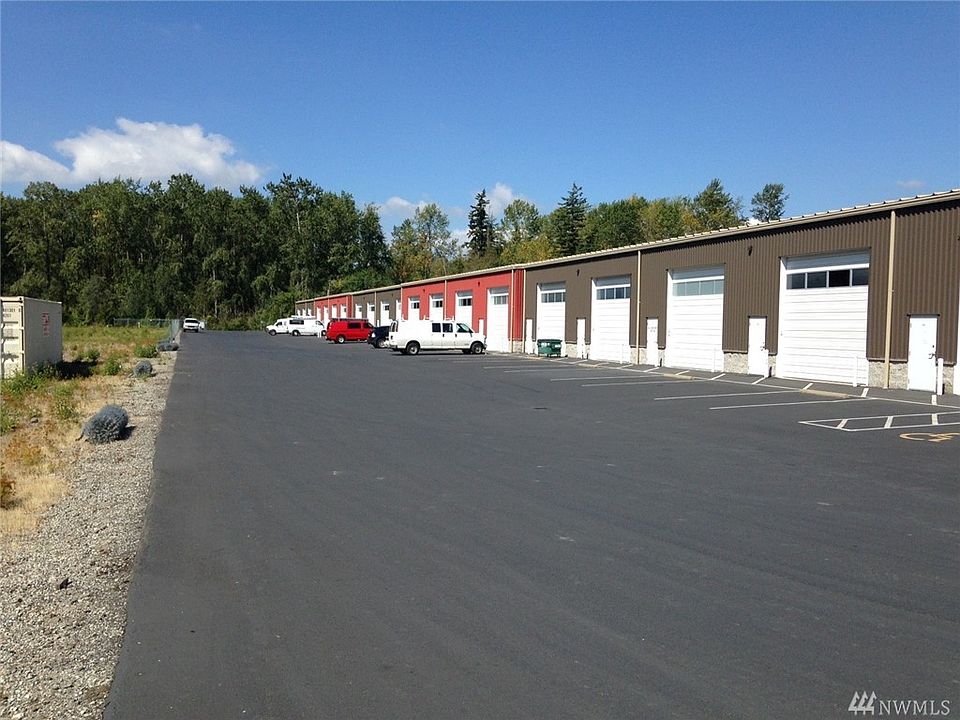 2nd image of 3610 Irongate Rd