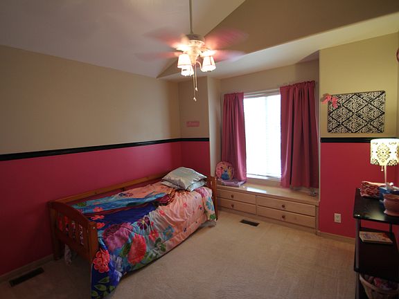 3rd image of 316 S Cypress Ct