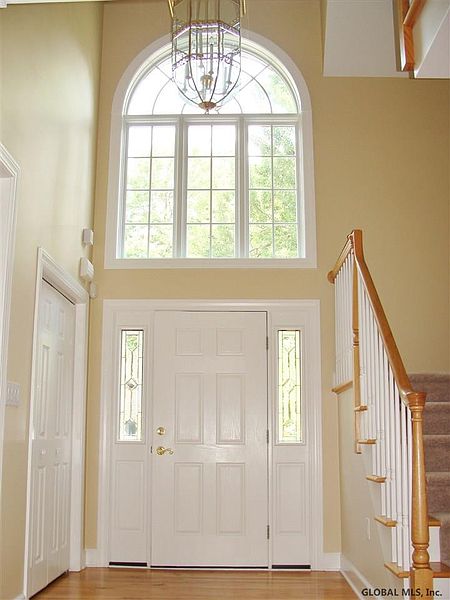 4th image of 477 SPRING HOLLOW Court