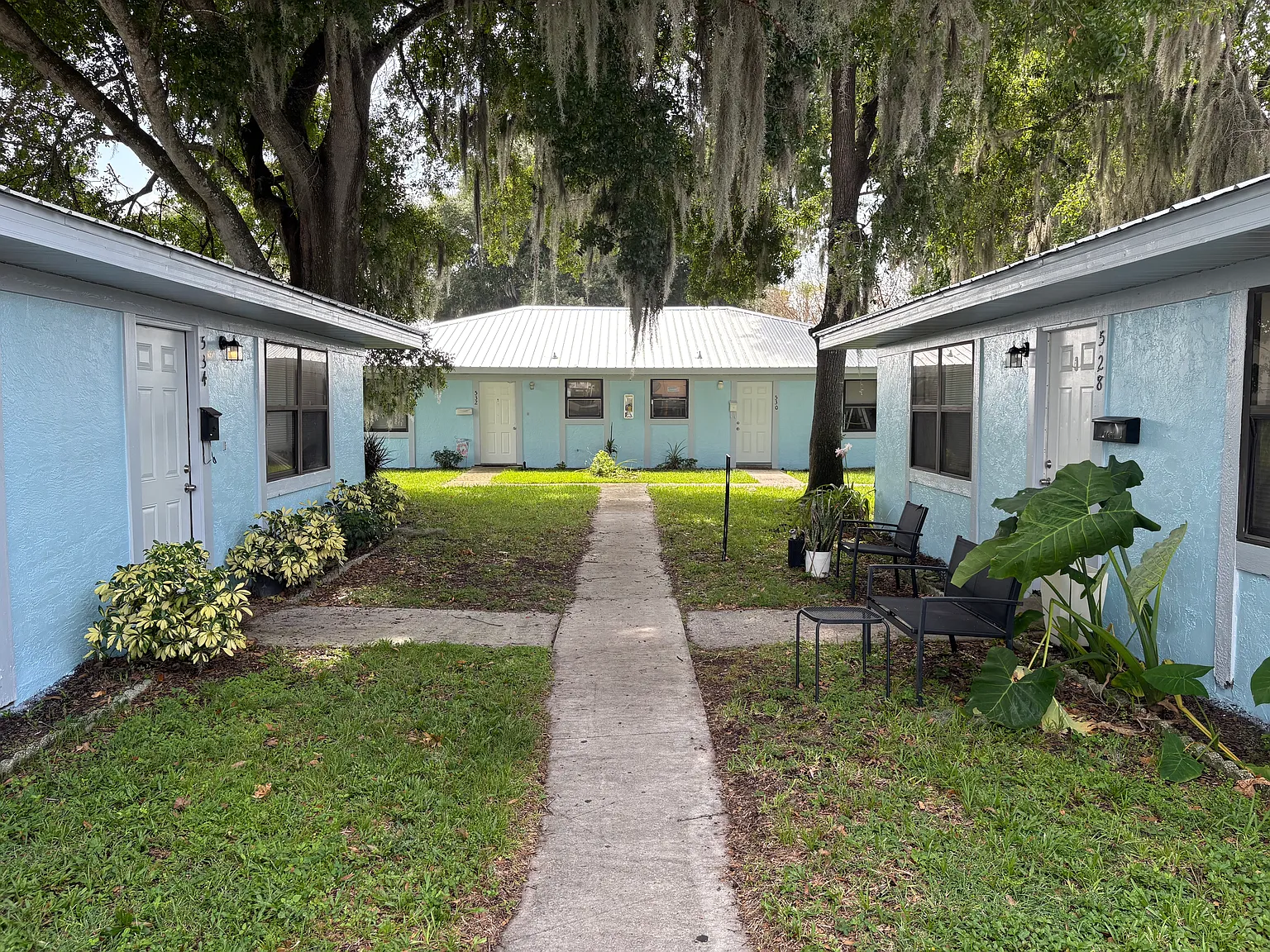 2 bed, 800 sqft, $1,200 — Photo 2
