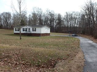 214 Green Meadows Dr, Kings Mountain, NC 28086