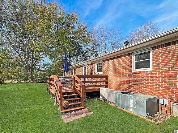 5th image of 1701 Melrose Dr