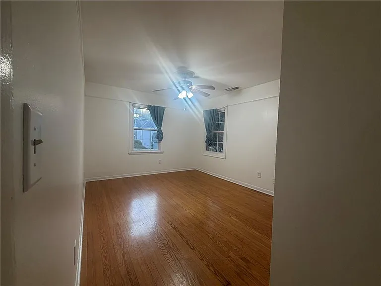 981 Woodward Park Dr — Photo 8