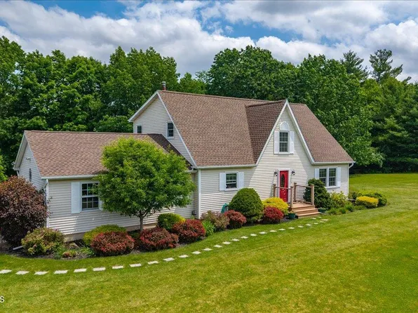 895 Van Hoesen Road, Castleton, NY 12033