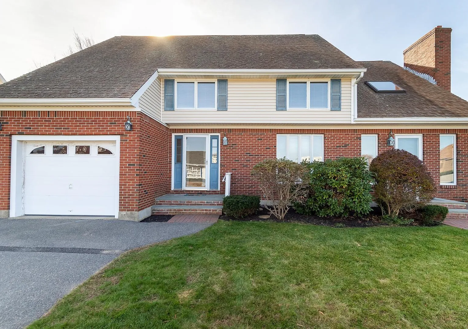 3 bed, 2.0 bath, 3112 sqft, $3,500 — Photo 1