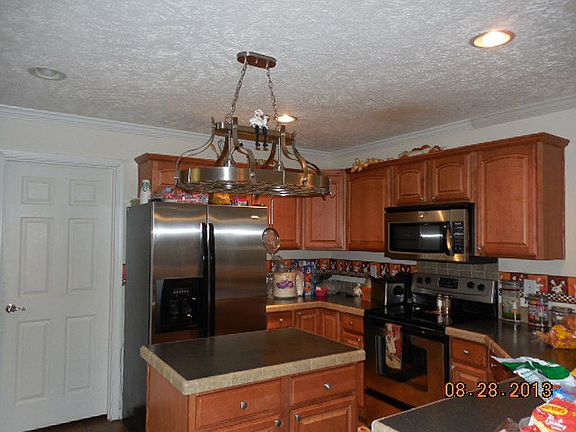 5th image of 770 Travis Dr