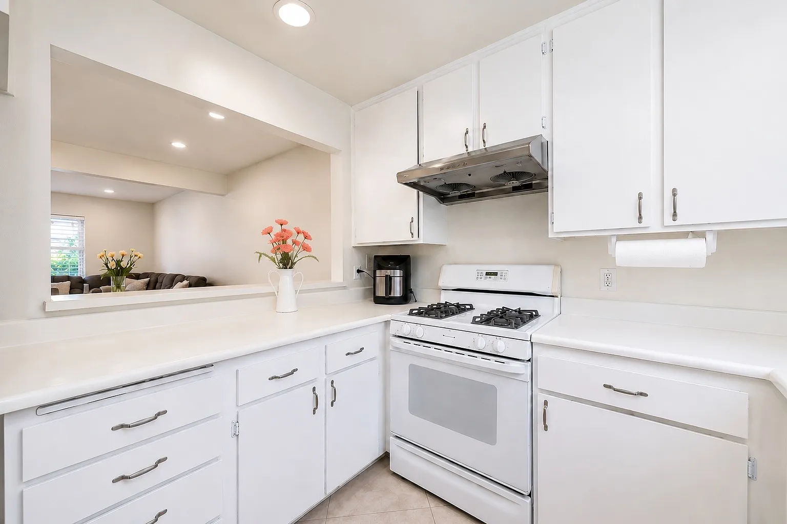 3 bed, 1260 sqft, $4,250 — Photo 3