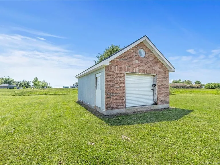 151 Ednas Rd — Photo 13