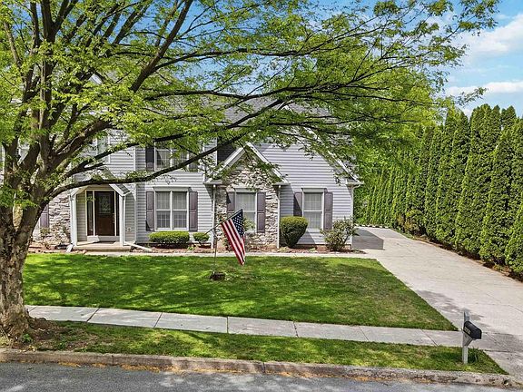 2nd image of 1221 Jill Dr