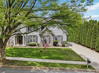 1221 Jill Dr, Hummelstown, PA 17036
