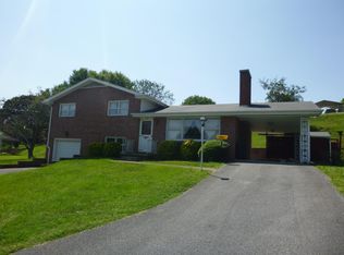 216 Darlington Dr, Kingsport, TN 37660