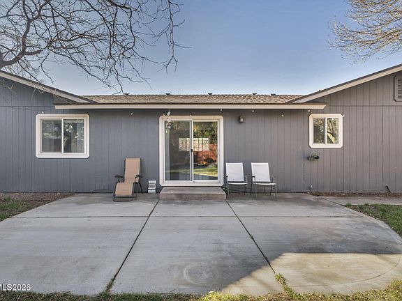 4th image of 974 Adobe Dr