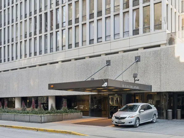 200 E Delaware Pl APT 35F, Chicago, IL 60611