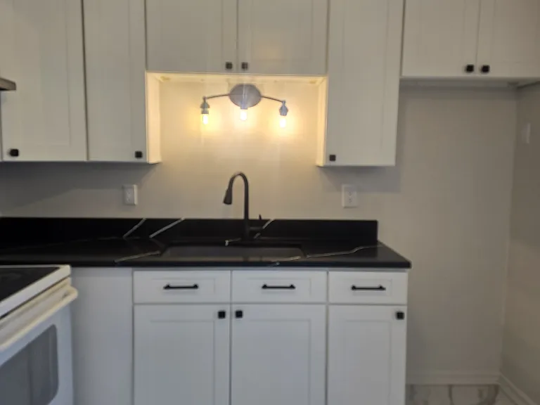 220 Oak St #103 — Photo 7