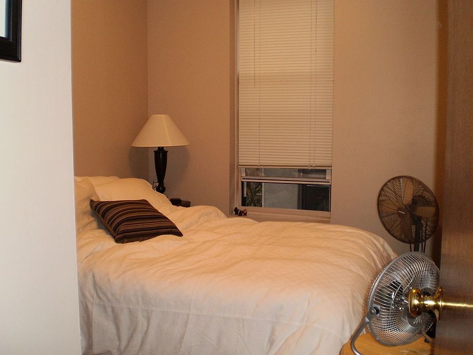 2nd image of 34 Carmine St APT 9
