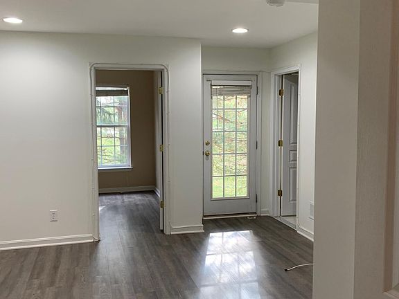 4th image of 132 Hudson Dr