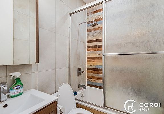 5th image of 306 Tompkins Ave APT 3