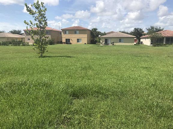 3rd image of 2098 SW Newport Isles Blvd