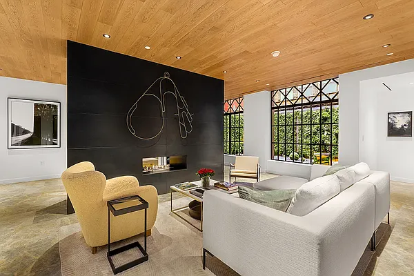 Rented by Compass | media 32