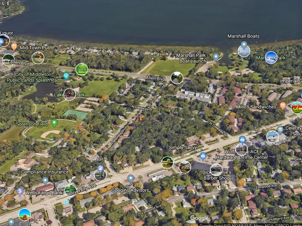 2122 Allen Blvd, Middleton, WI