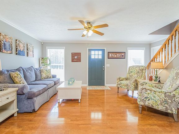 4th image of 116 Honeysuckle Dr
