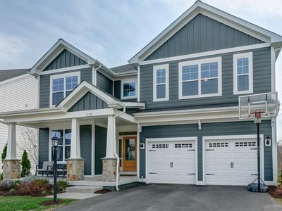 330 Bishopgate Ln, Crozet, VA, 22932
