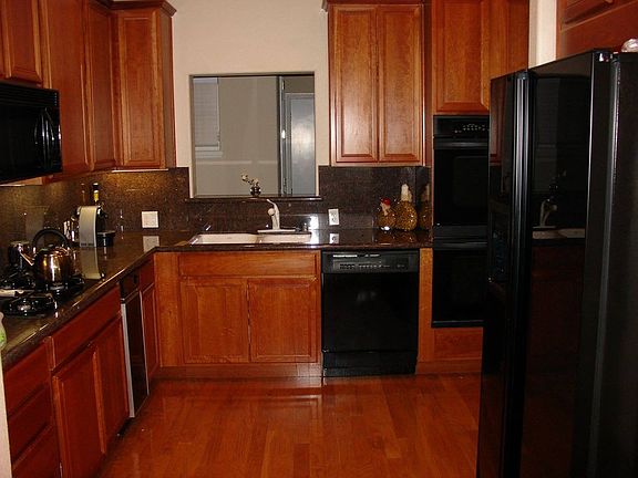 2nd image of 435 Sheridan Ave APT 211