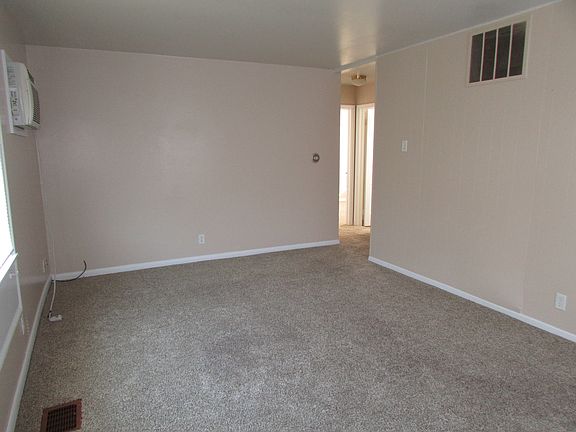 2nd image of 207 E Saint Andrew St