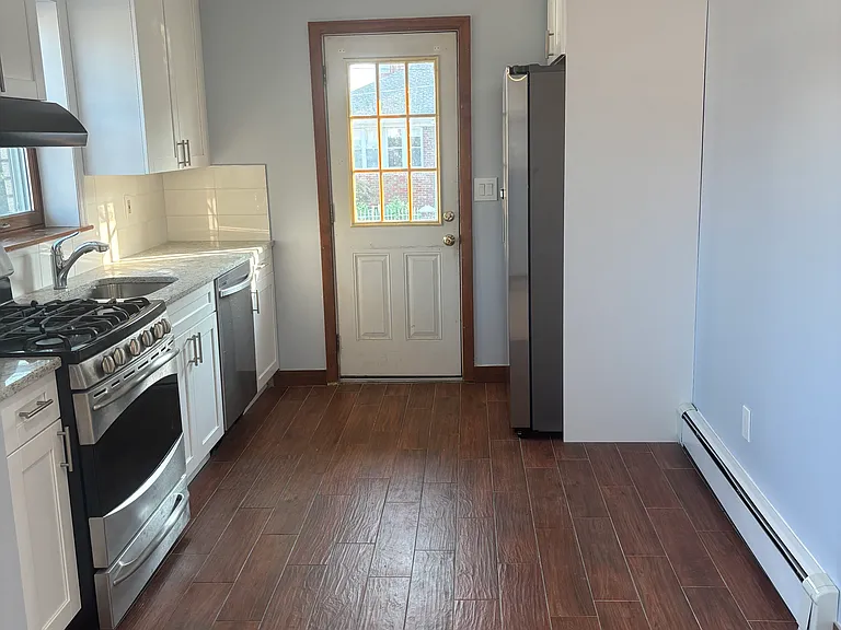 361 Commercial Ave #1 — Photo 3