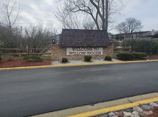 922 E Old Willow Rd APT 208, Prospect Heights, IL