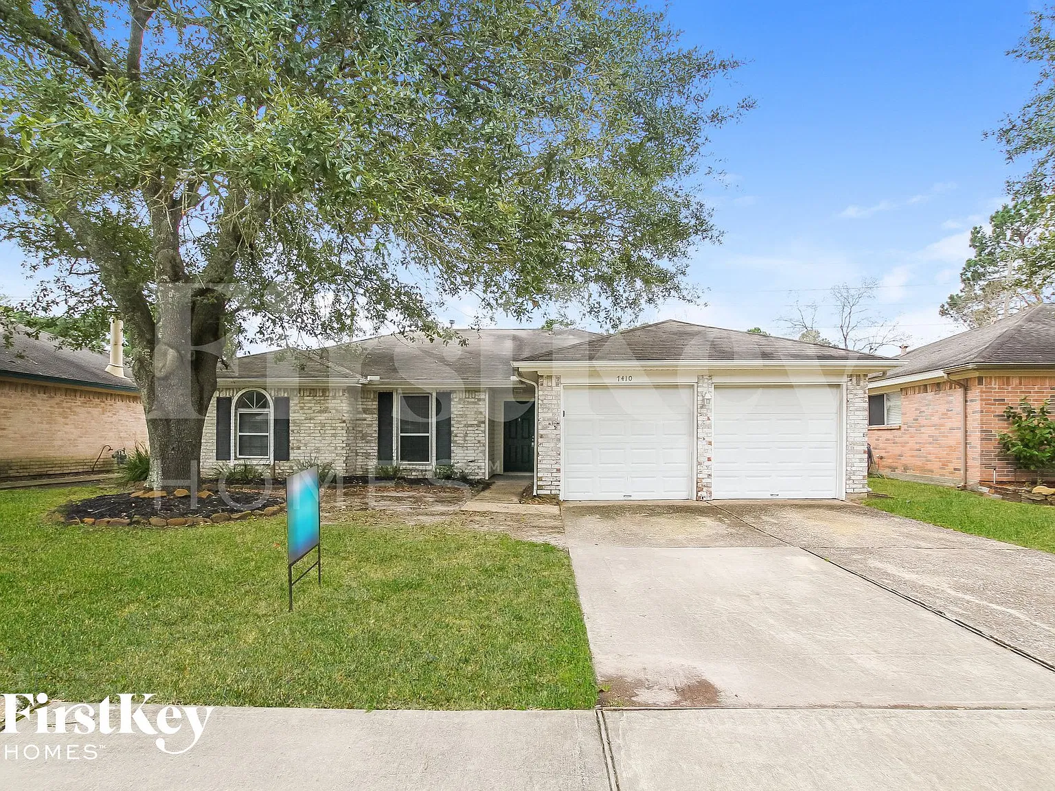 3 bed, 2.0 bath, 1357 sqft, $2,065 — Photo 2