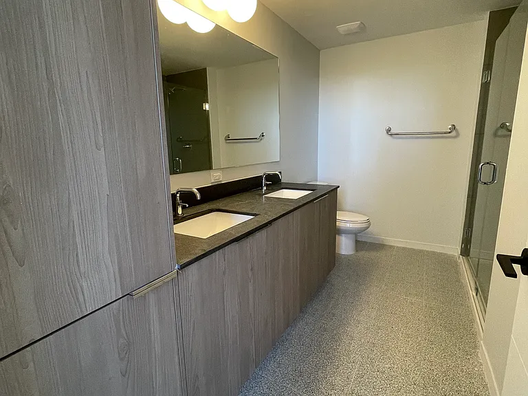 10823 Biscayne Blvd — Photo 4