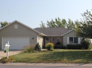 315 5th Ave SE, Plainview, MN 55964