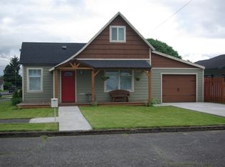 2415 7th St, Tillamook, OR 97141