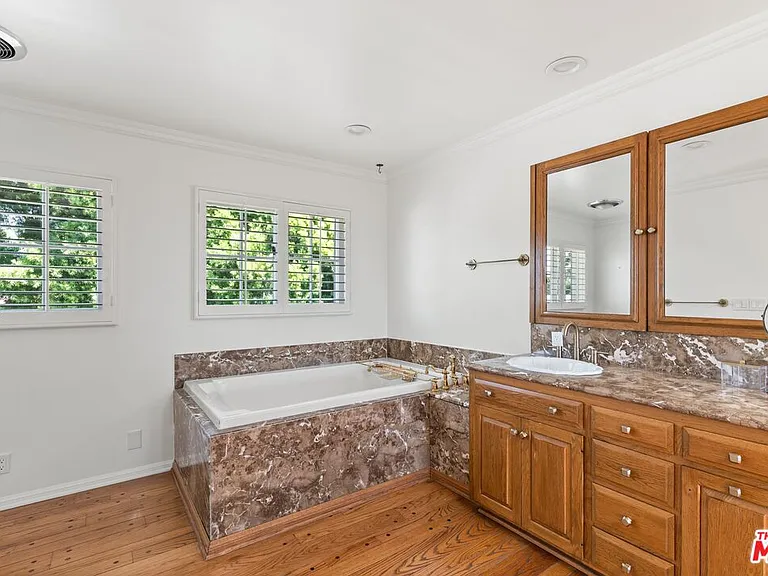 2317 Kimridge Rd — Photo 11