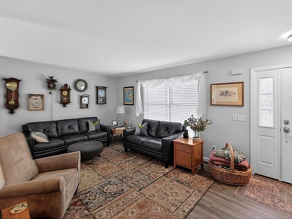 2nd image of 453 Greenlawn Dr