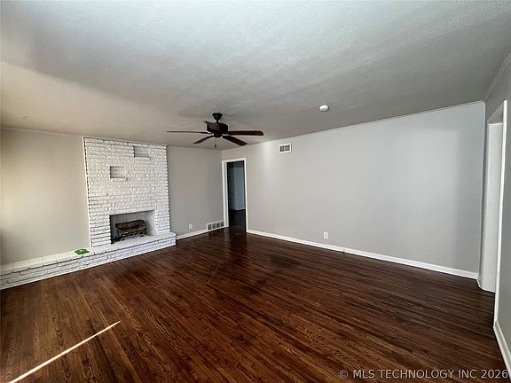 5th image of 410 W Pittsburg Pl