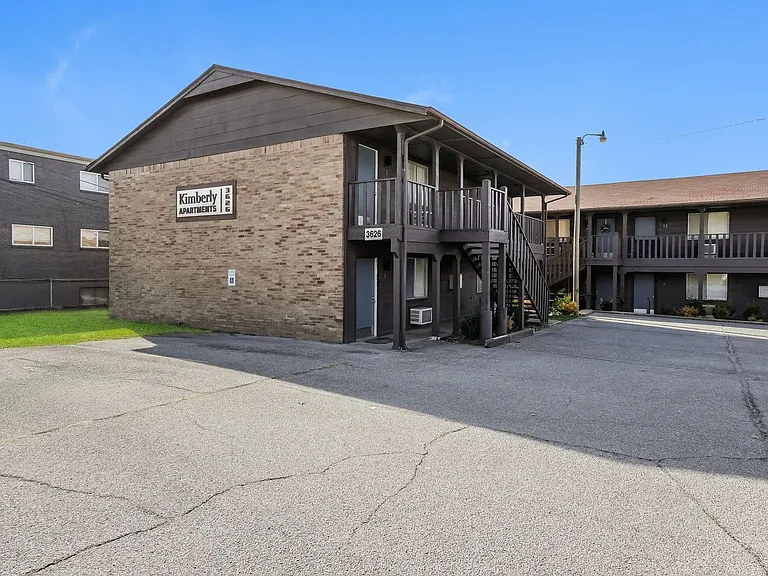 Kimberly Apartments — Photo 9