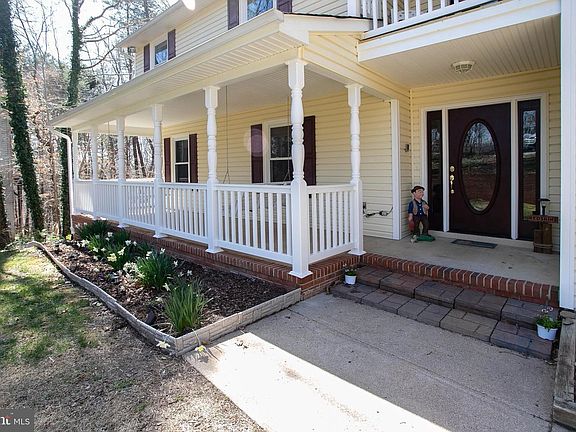 2nd image of 202 Courtland Ln