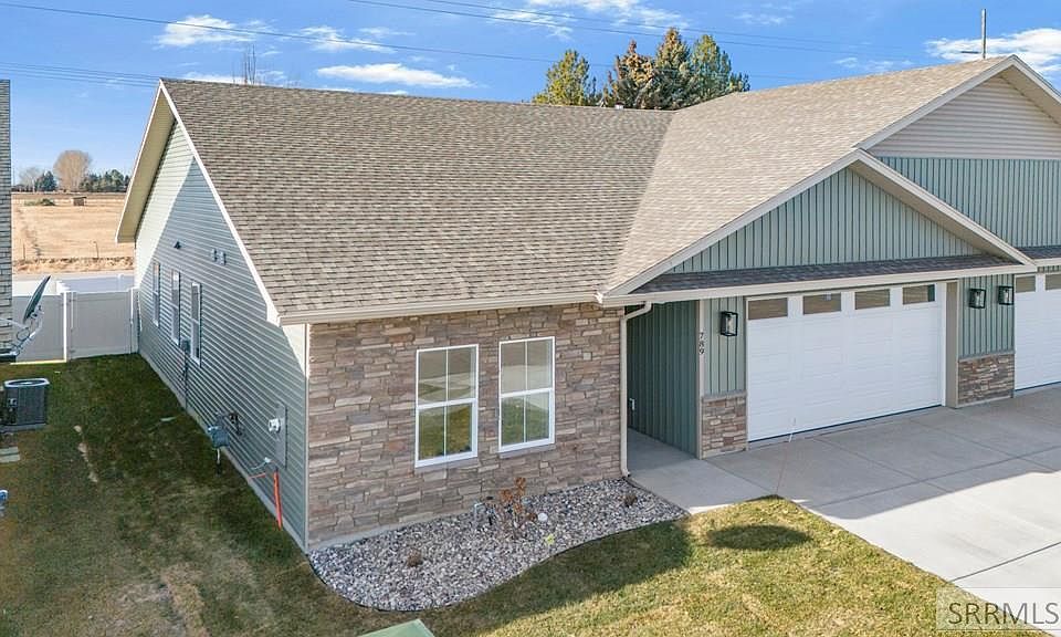 1st image of 789 Lindey Ln