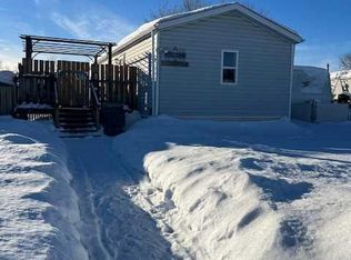 10 N Auttreaux Dr, Whitecourt, AB T7S 1C8